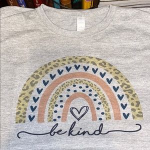 Graphic tee “be kind”